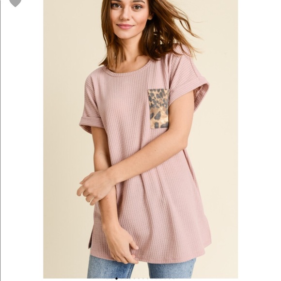 Waffle knit leopard pocket *NeW* Boutique top - Picture 1 of 2